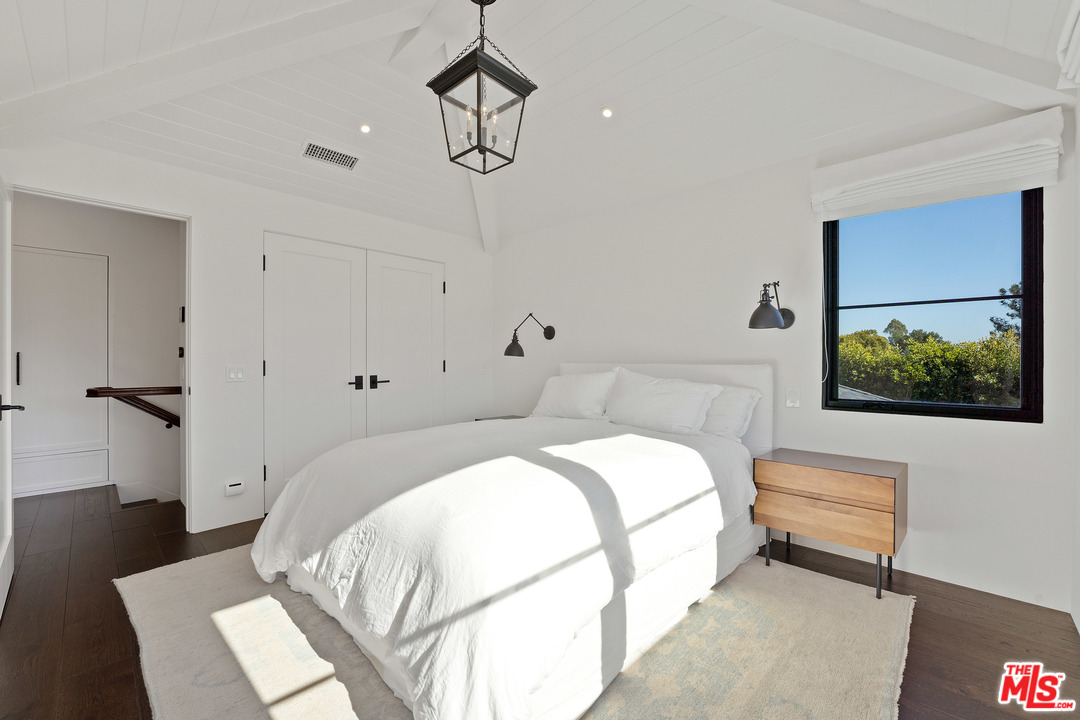 Undisclosed Address Malibu, CA 90265 - Photo 28 of 36