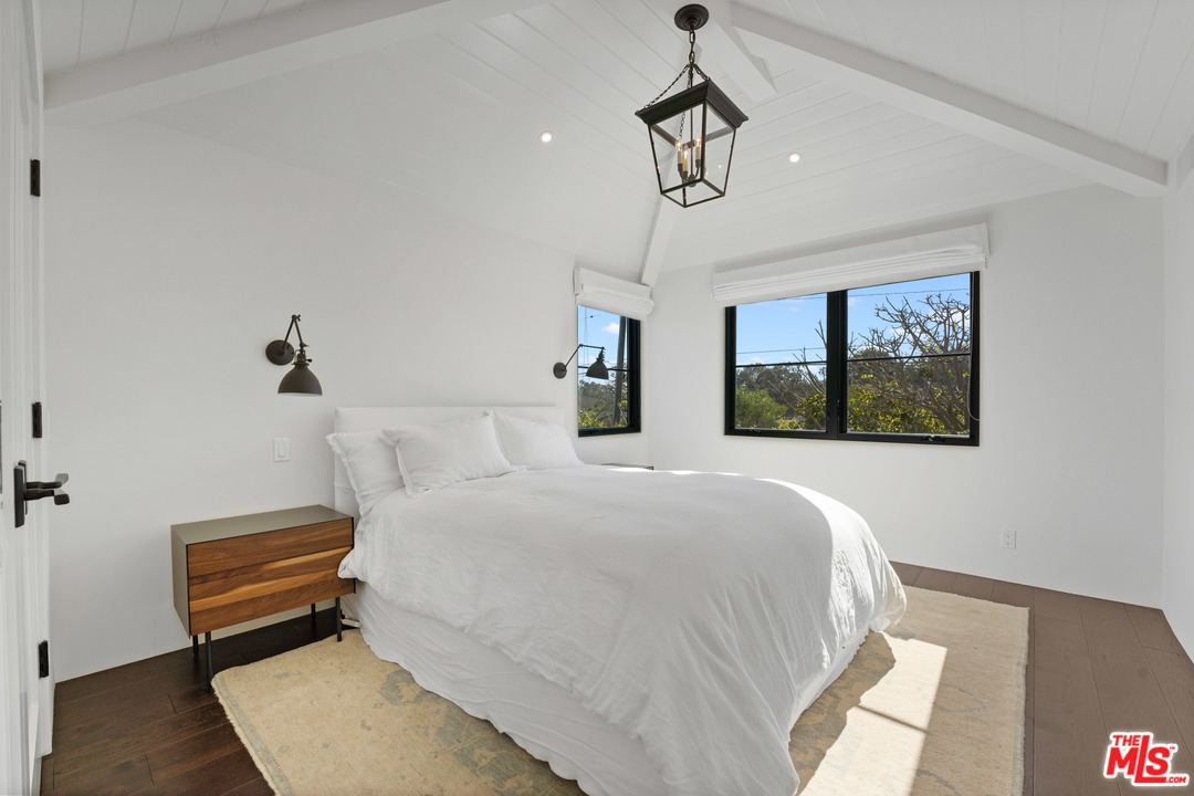 Undisclosed Address Malibu, CA 90265 - Photo 29 of 36