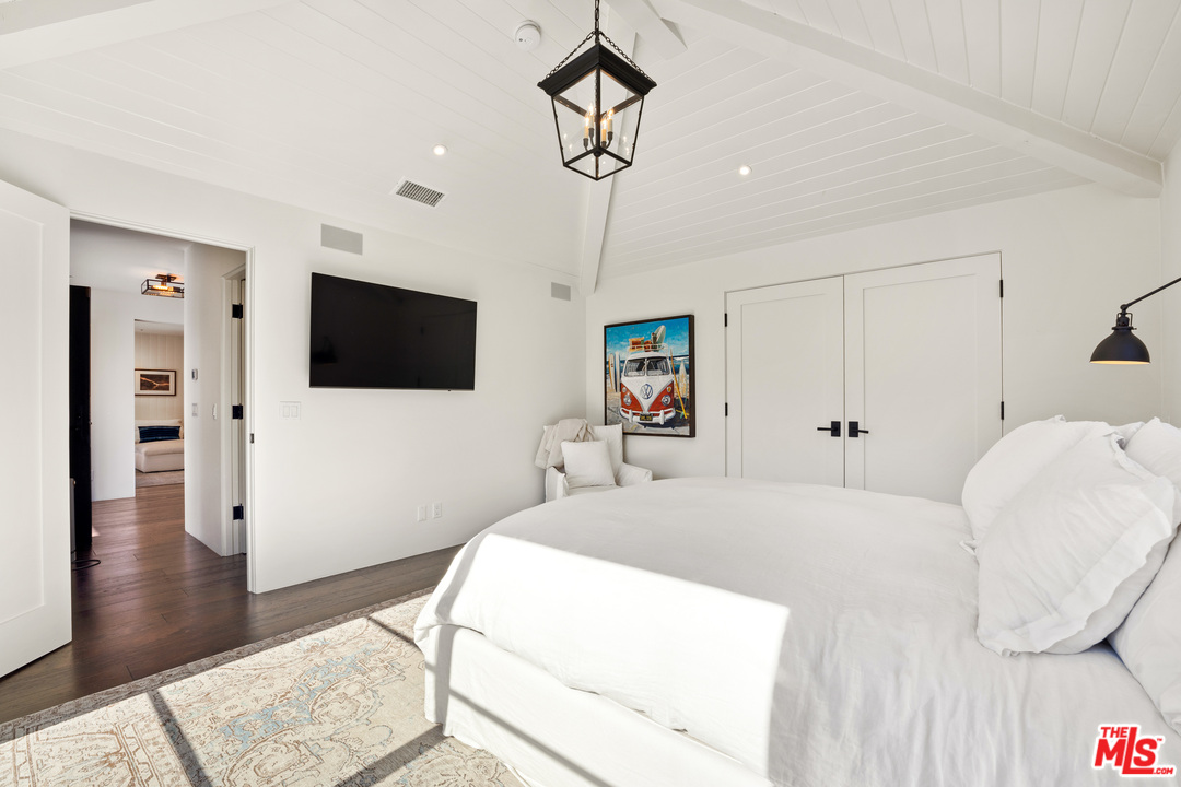 Undisclosed Address Malibu, CA 90265 - Photo 33 of 36