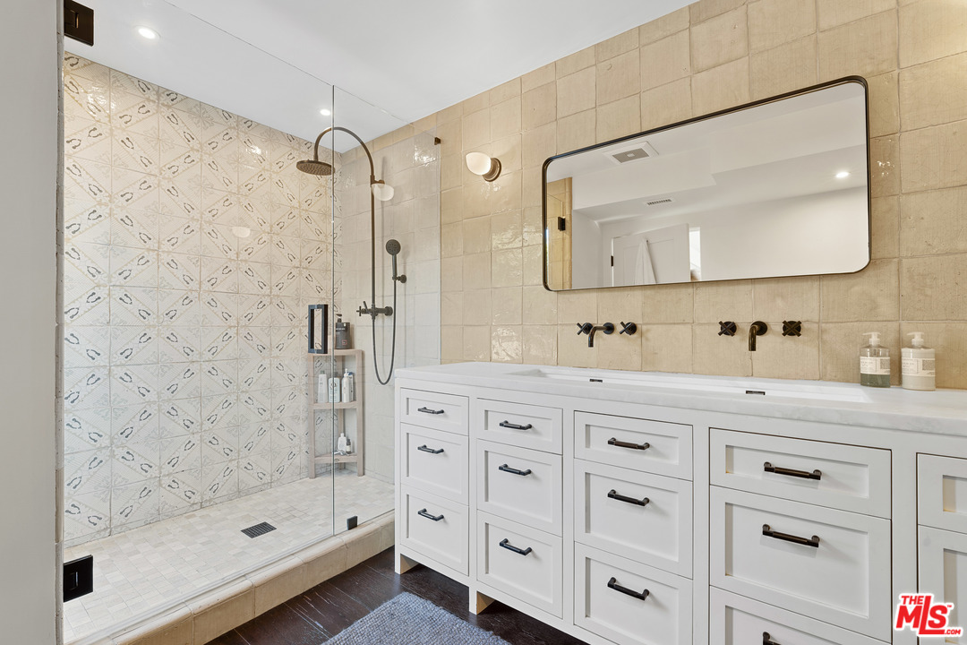 Undisclosed Address Malibu, CA 90265 - Photo 35 of 36