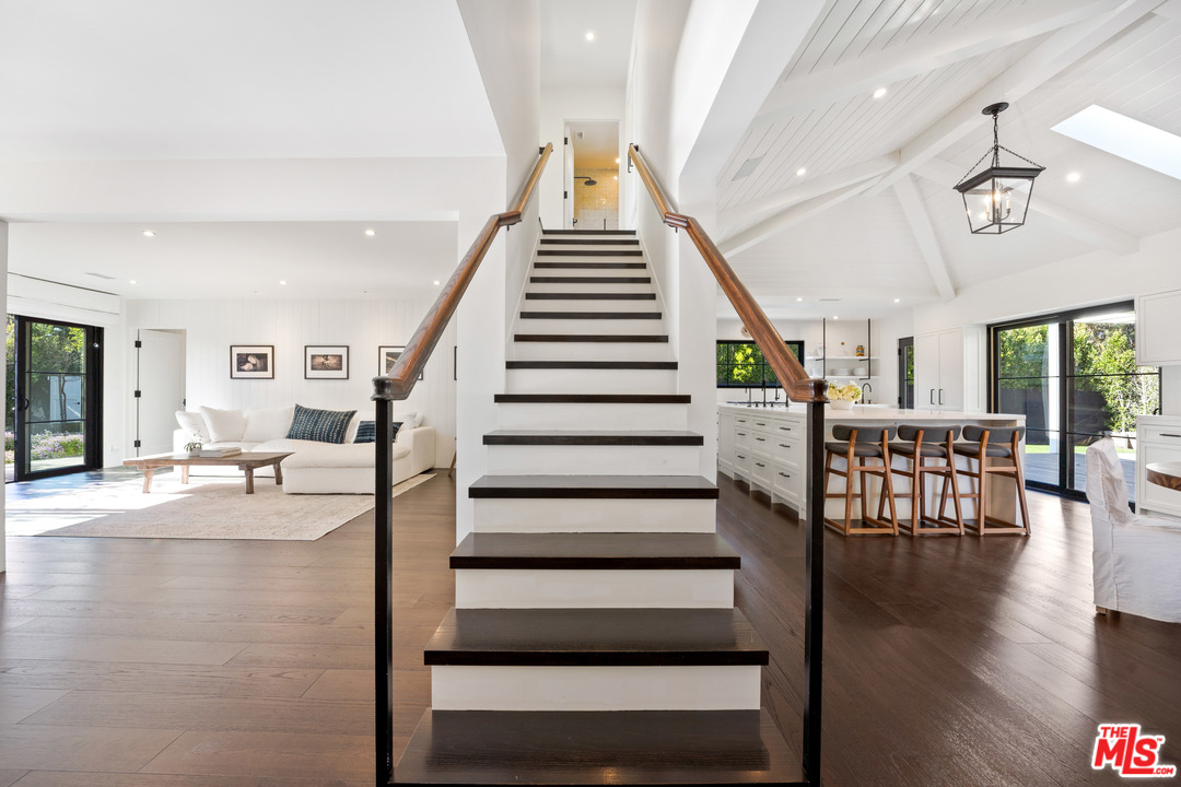 Undisclosed Address Malibu, CA 90265 - Photo 7 of 36