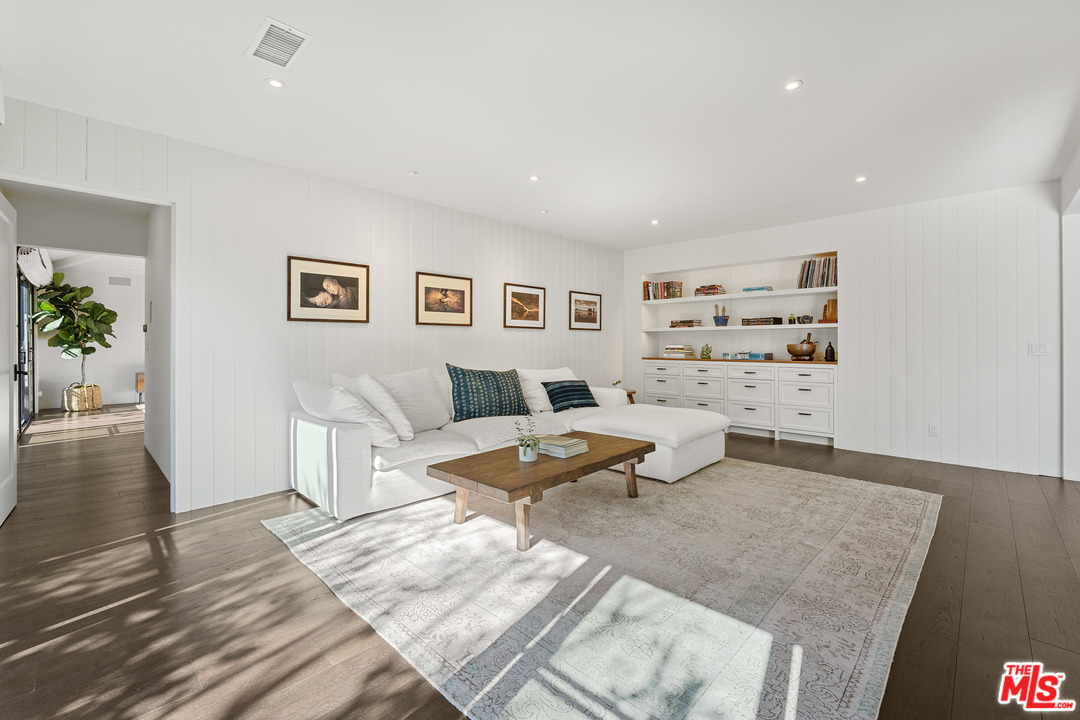 Undisclosed Address Malibu, CA 90265 - Photo 10 of 36