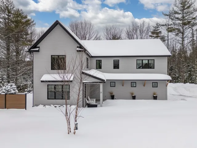 $995,000 | 21 Renee Road, Freeport, ME 04032