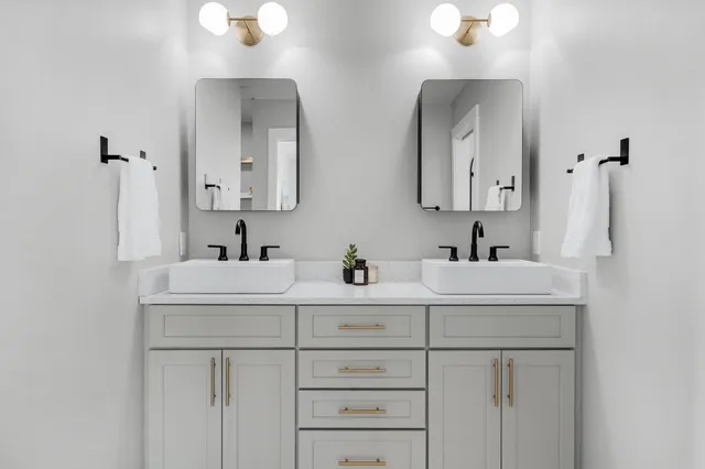 $995,000 | 21 Renee Road, Freeport, ME 04032