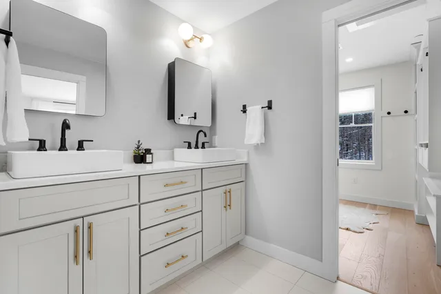 $995,000 | 21 Renee Road, Freeport, ME 04032