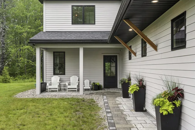 $995,000 | 21 Renee Road, Freeport, ME 04032