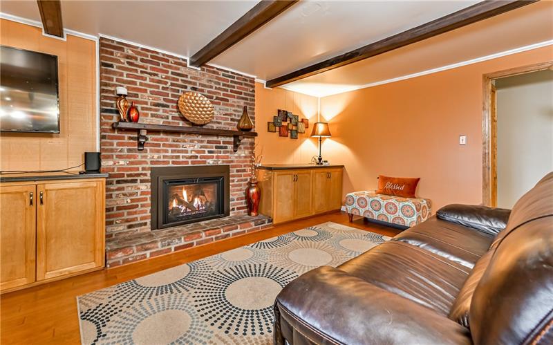 247 Shafer Road Coraopolis, PA 15108 - Photo 8 of 25 Gallery Image 8