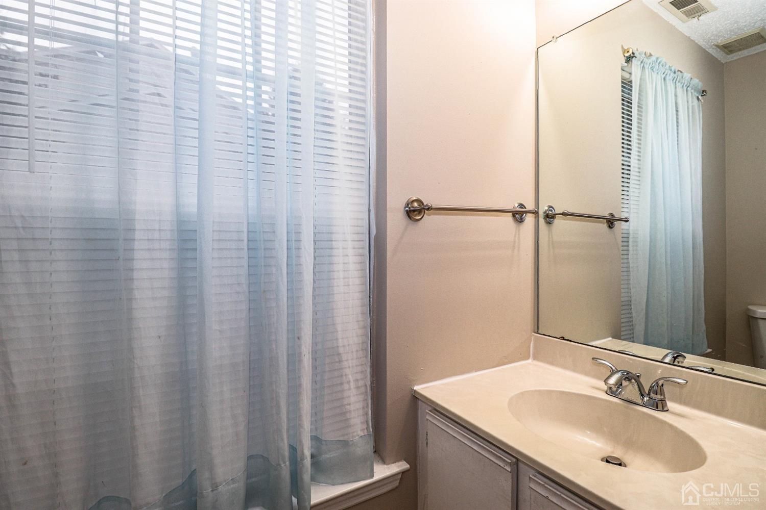 21 Prestwick Way Edison, NJ 08820 - Photo 13 of 31 Gallery Image 13
