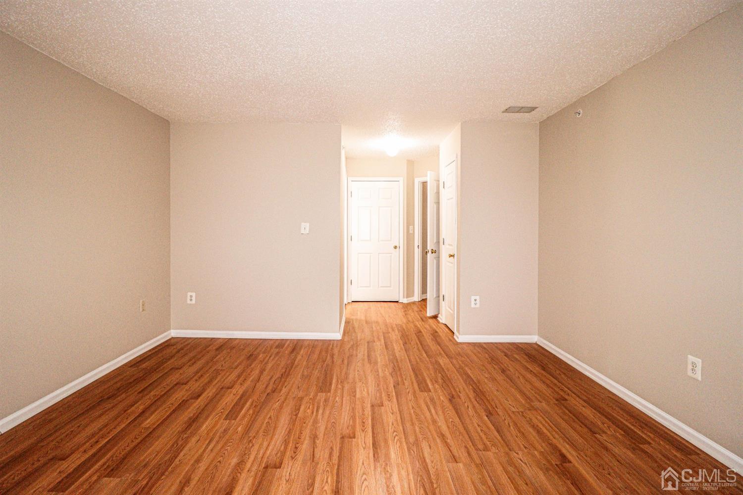 21 Prestwick Way Edison, NJ 08820 - Photo 19 of 31 Gallery Image 19