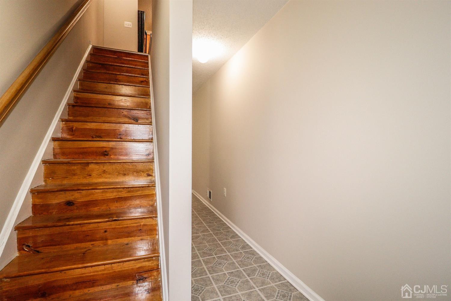 21 Prestwick Way Edison, NJ 08820 - Photo 2 of 31 Gallery Image 2