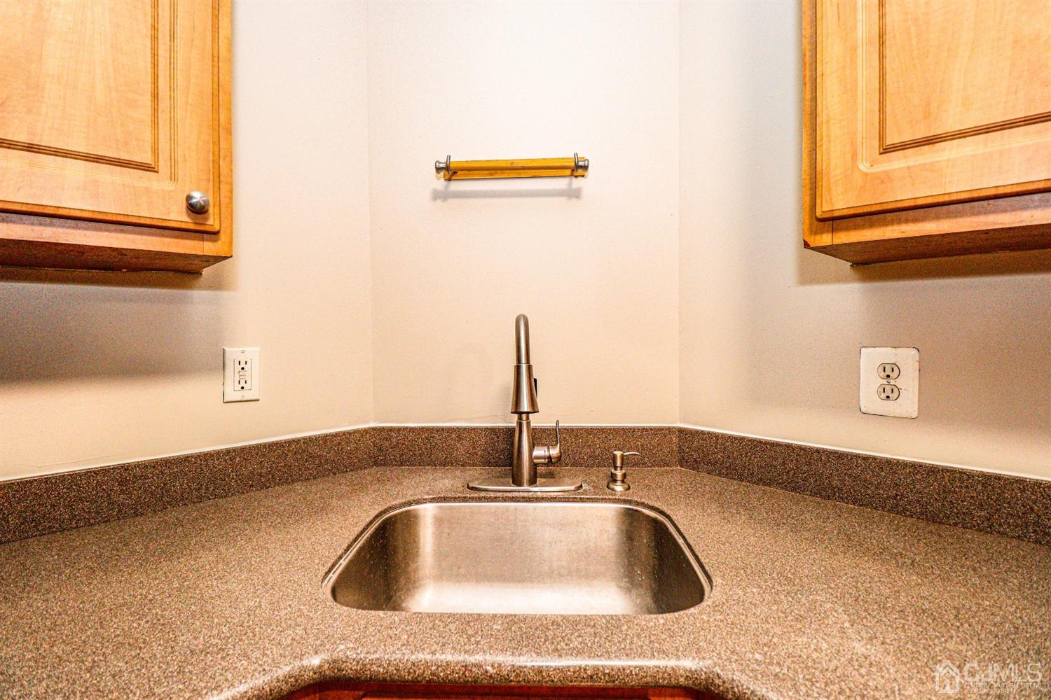 21 Prestwick Way Edison, NJ 08820 - Photo 4 of 31 Gallery Image 4
