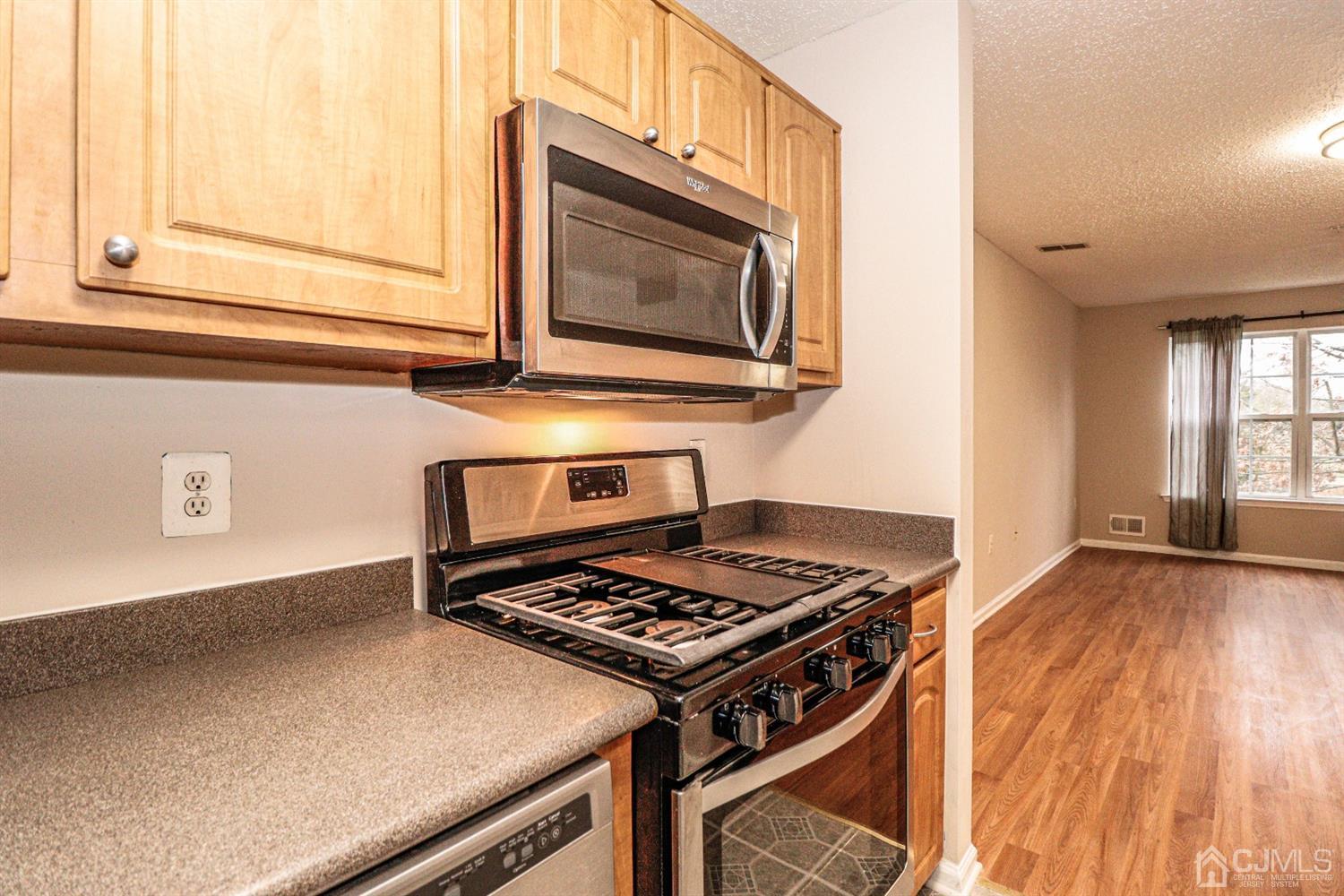 21 Prestwick Way Edison, NJ 08820 - Photo 5 of 31 Gallery Image 5