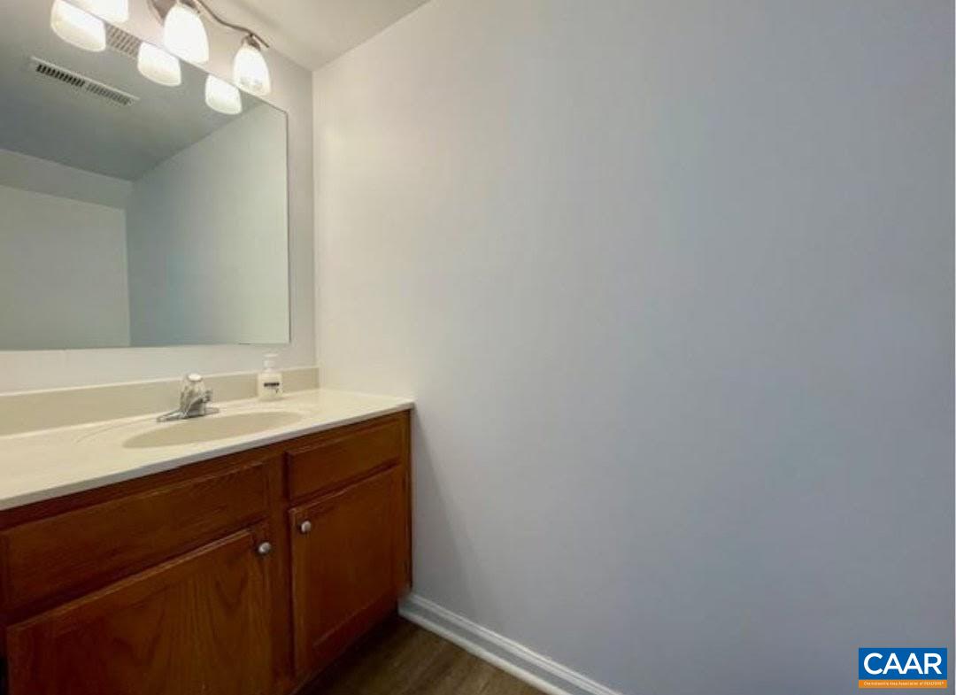 943 Rives Street Charlottesville, VA 22902 - Photo 6 of 19