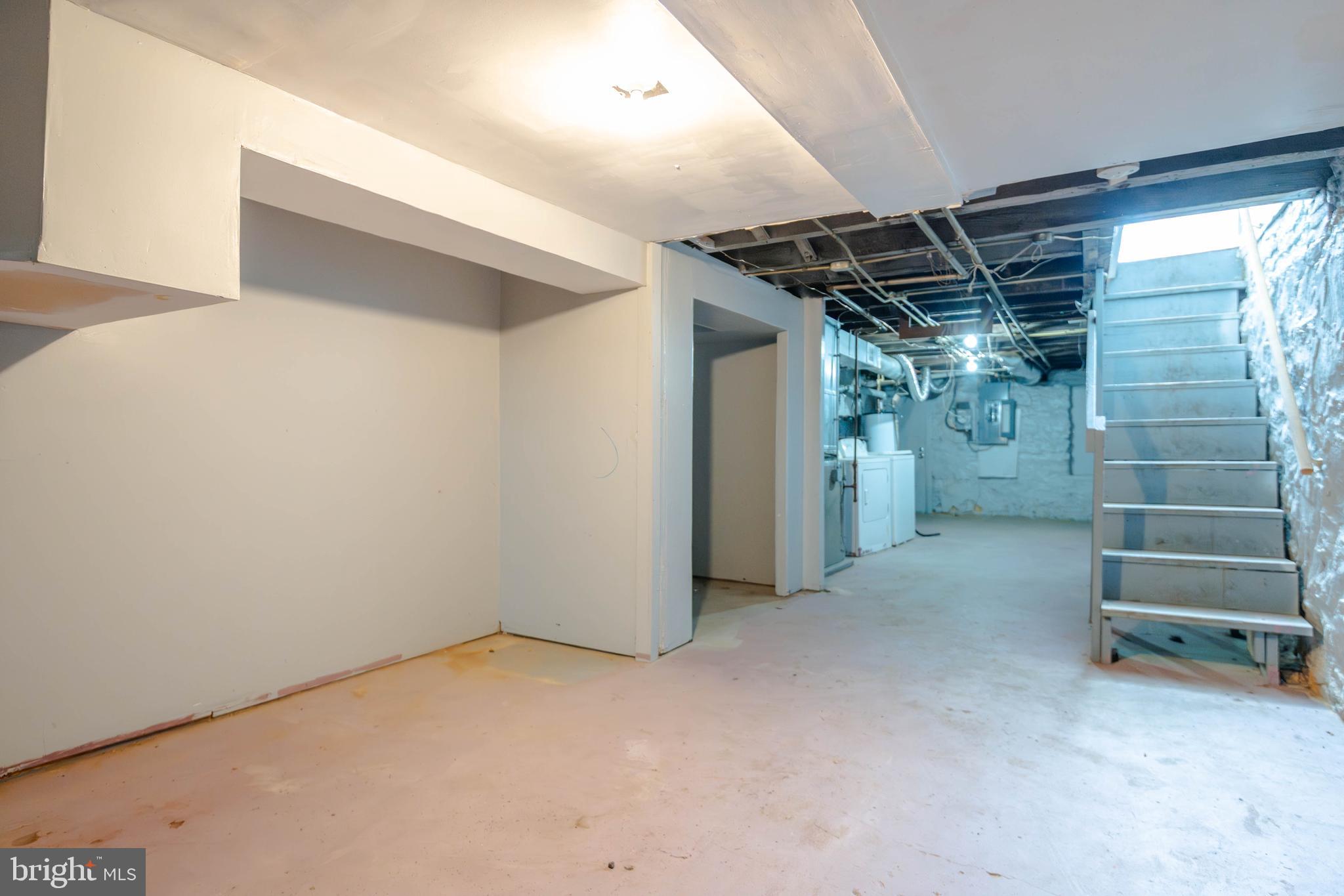2216 West Fayette Street Baltimore, MD 21223 - Photo 30 of 36 a view of empty room with white walls