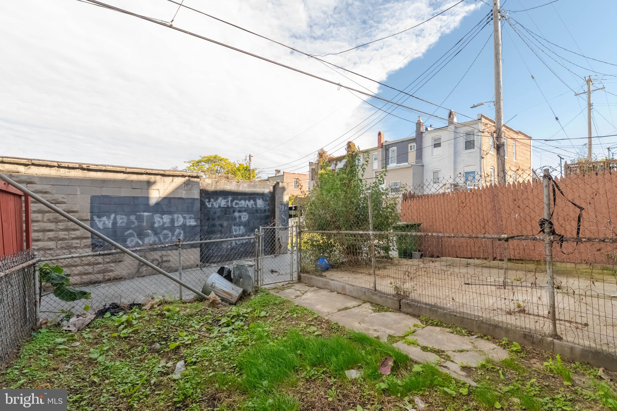 2216 West Fayette Street Baltimore, MD 21223 - Photo 31 of 36 a view of a backyard