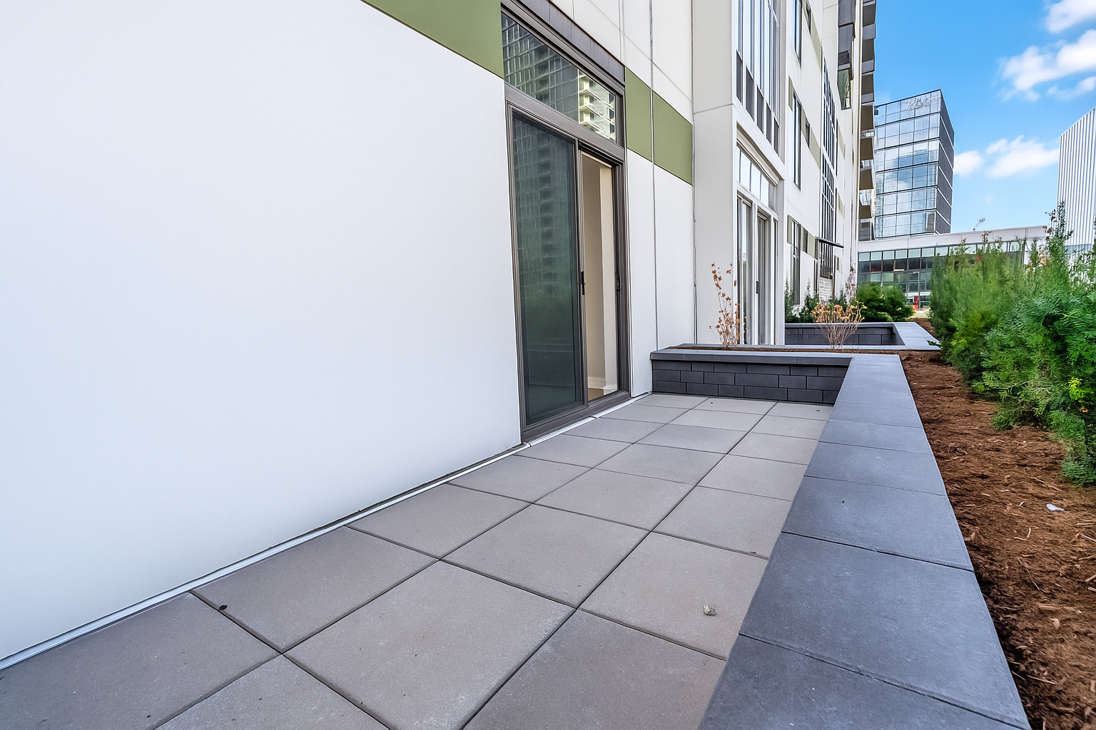 650 West Wayman Street, Unit 508 Chicago, IL 60661 - Photo 19 of 23 a view of a pathway along a brick building