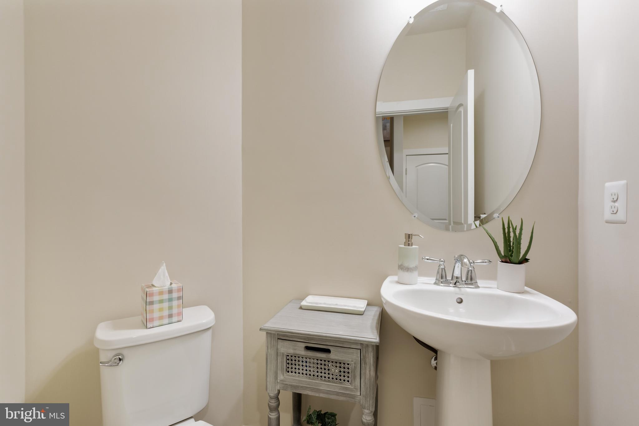 321 Hendrix Avenue Gaithersburg, MD 20878 - Photo 12 of 56 Lower-level half bath