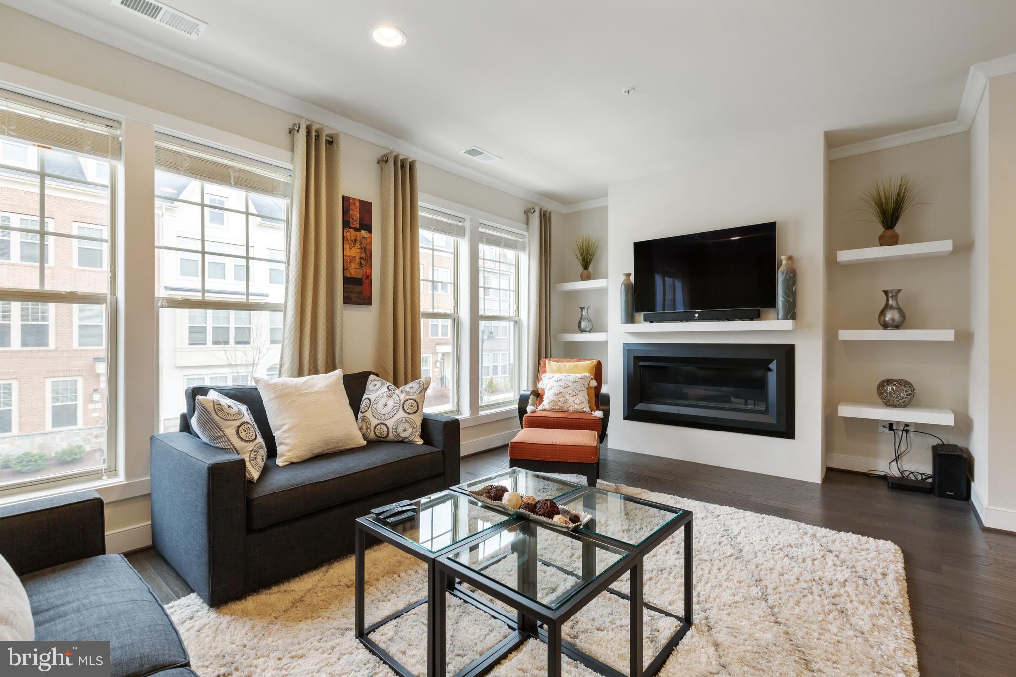 321 Hendrix Avenue Gaithersburg, MD 20878 - Photo 15 of 56 Fireplace and built-ins