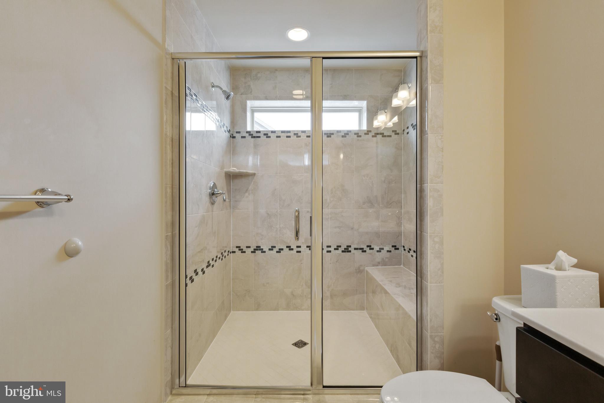 321 Hendrix Avenue Gaithersburg, MD 20878 - Photo 35 of 56 Primary large shower