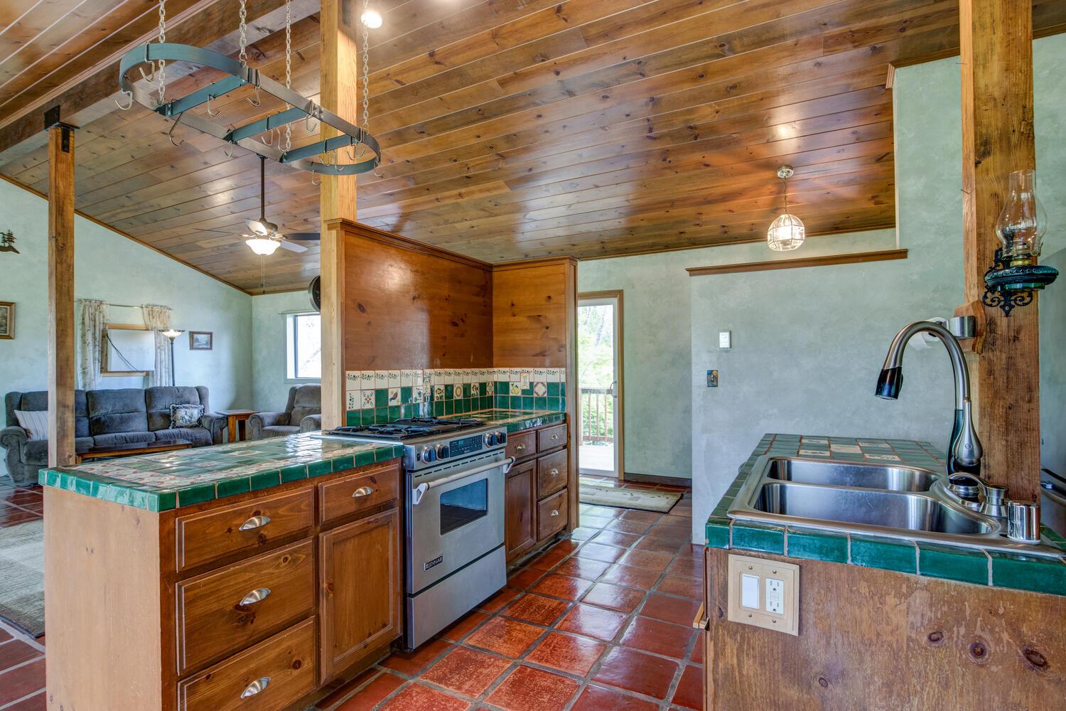 5196 Stagecoach Hill Road Mountain Ranch, CA 95246 - Photo 17 of 65