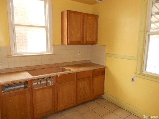 7829 Miller Road Dearborn, MI 48126 - Photo 12 of 16 261-892318-kitchen.jpg