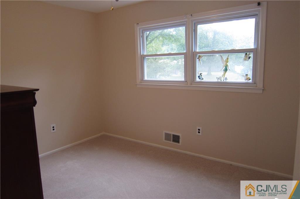 17 Boxwood Road Piscataway, NJ 08854 - Photo 15 of 19 Gallery Image 15