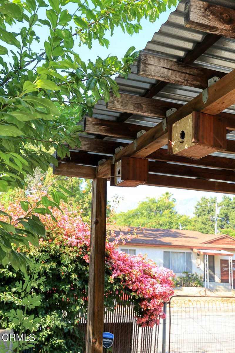 2864 Sterling Place Altadena, CA 91001 - Photo 21 of 28 a view of a two chair in the balcony