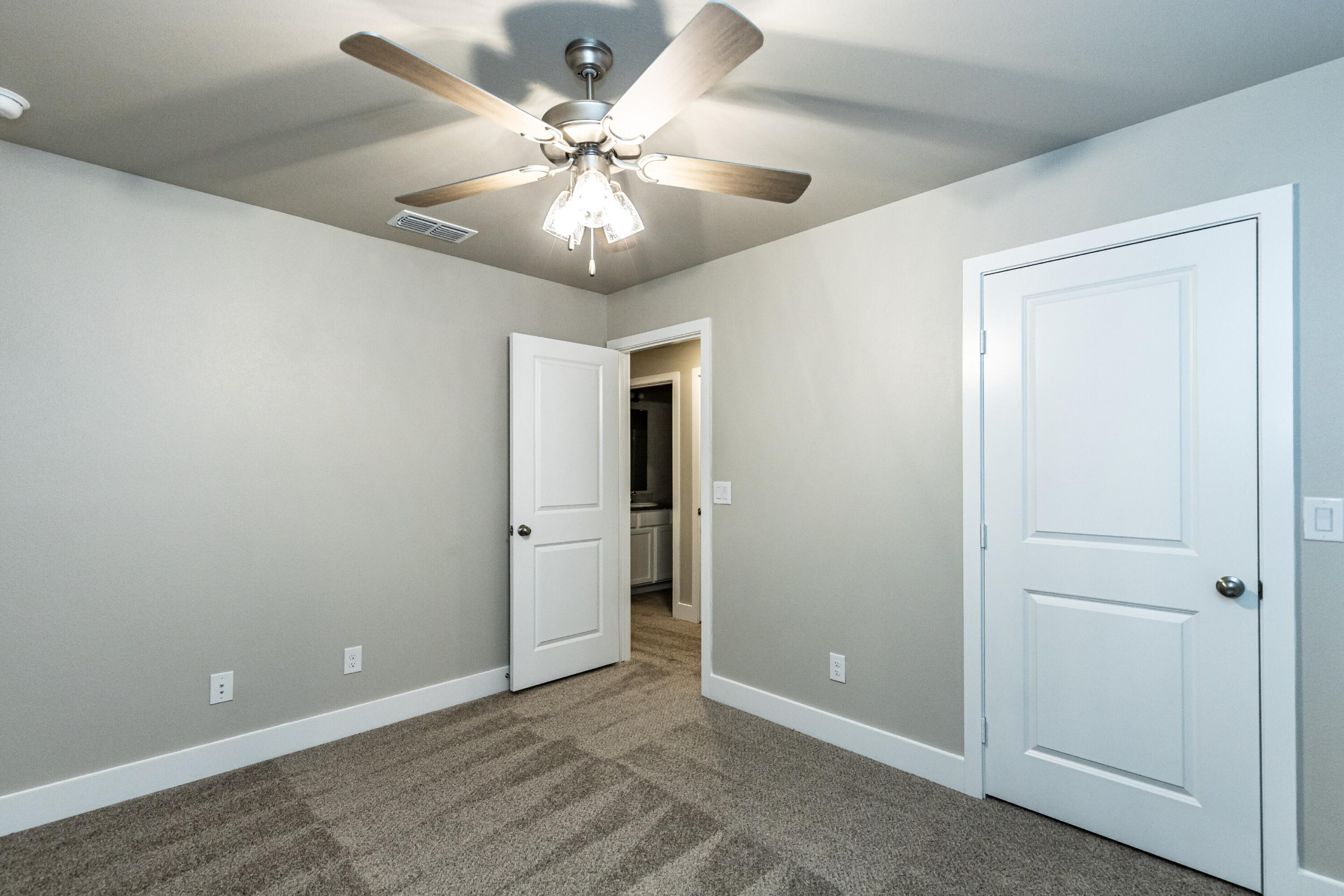 13605 Avenue R Lubbock, TX 79423 - Photo 8 of 15 13605 Ave R-54