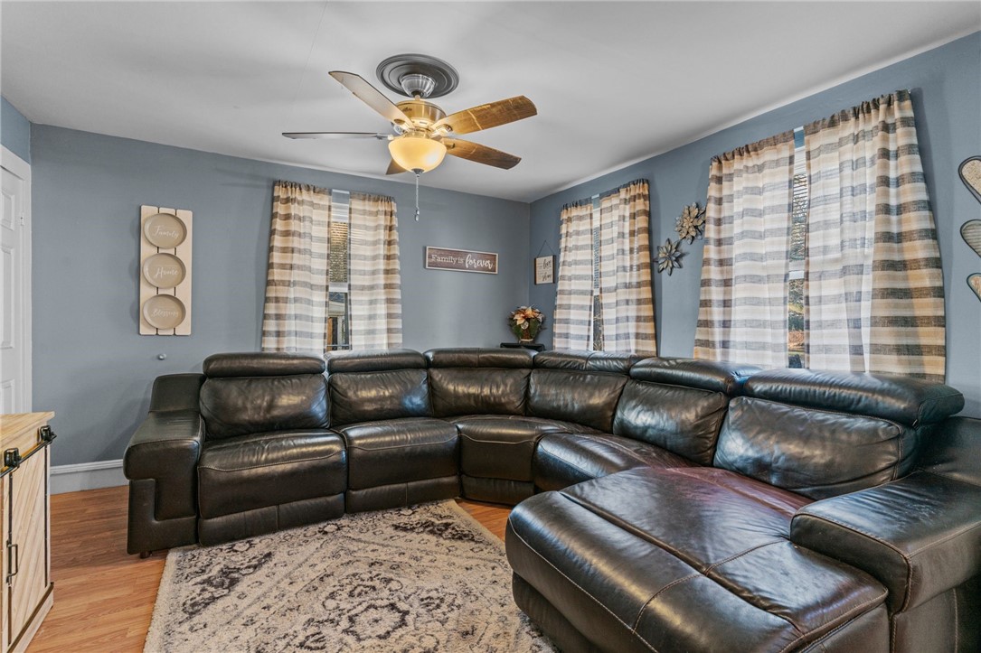 80 Reed Street Warwick, RI 02886 - Photo 2 of 30