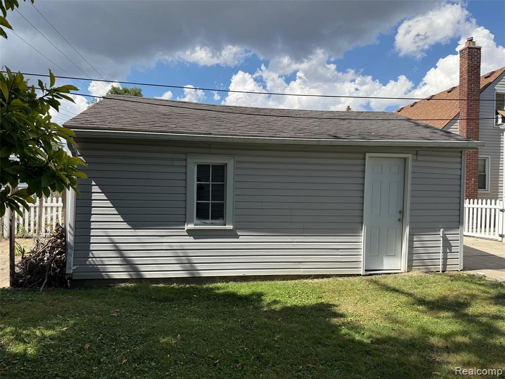 8060 Standard Street Center Line, MI 48015 - Photo 5 of 28 Gallery Image 5