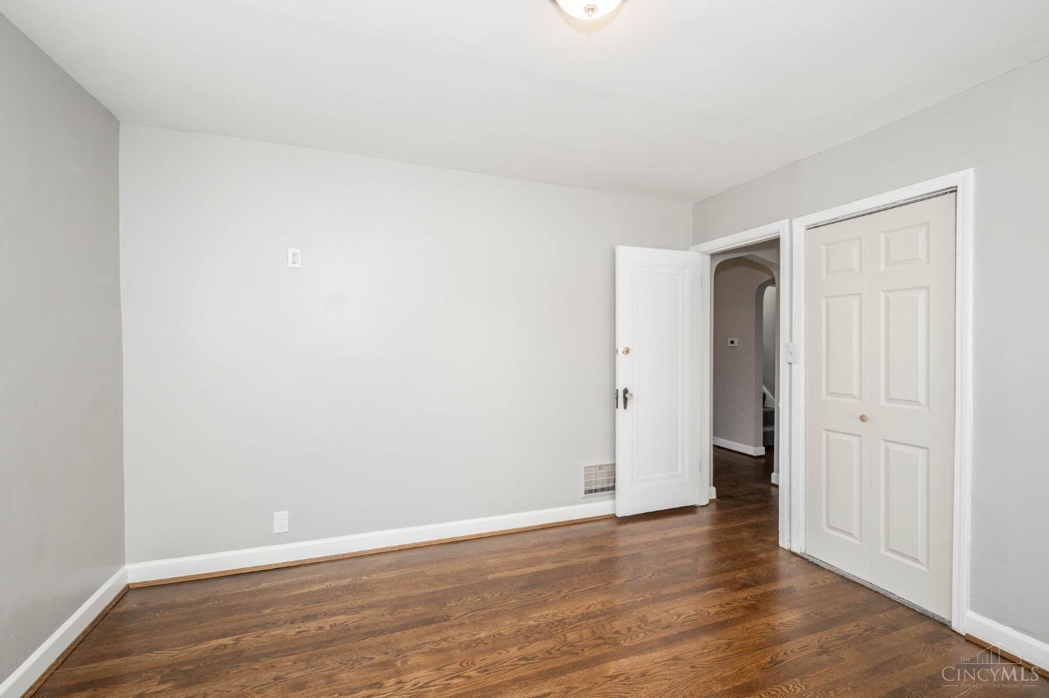 2413 Ferguson Road Cincinnati, OH 45238 - Photo 18 of 46