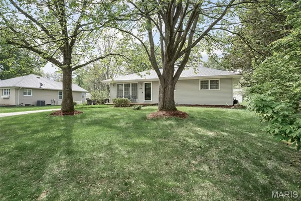$2,450 | 1436 Marsh Avenue, Ellisville, MO 63011