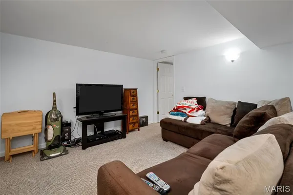 $2,450 | 1436 Marsh Avenue, Ellisville, MO 63011