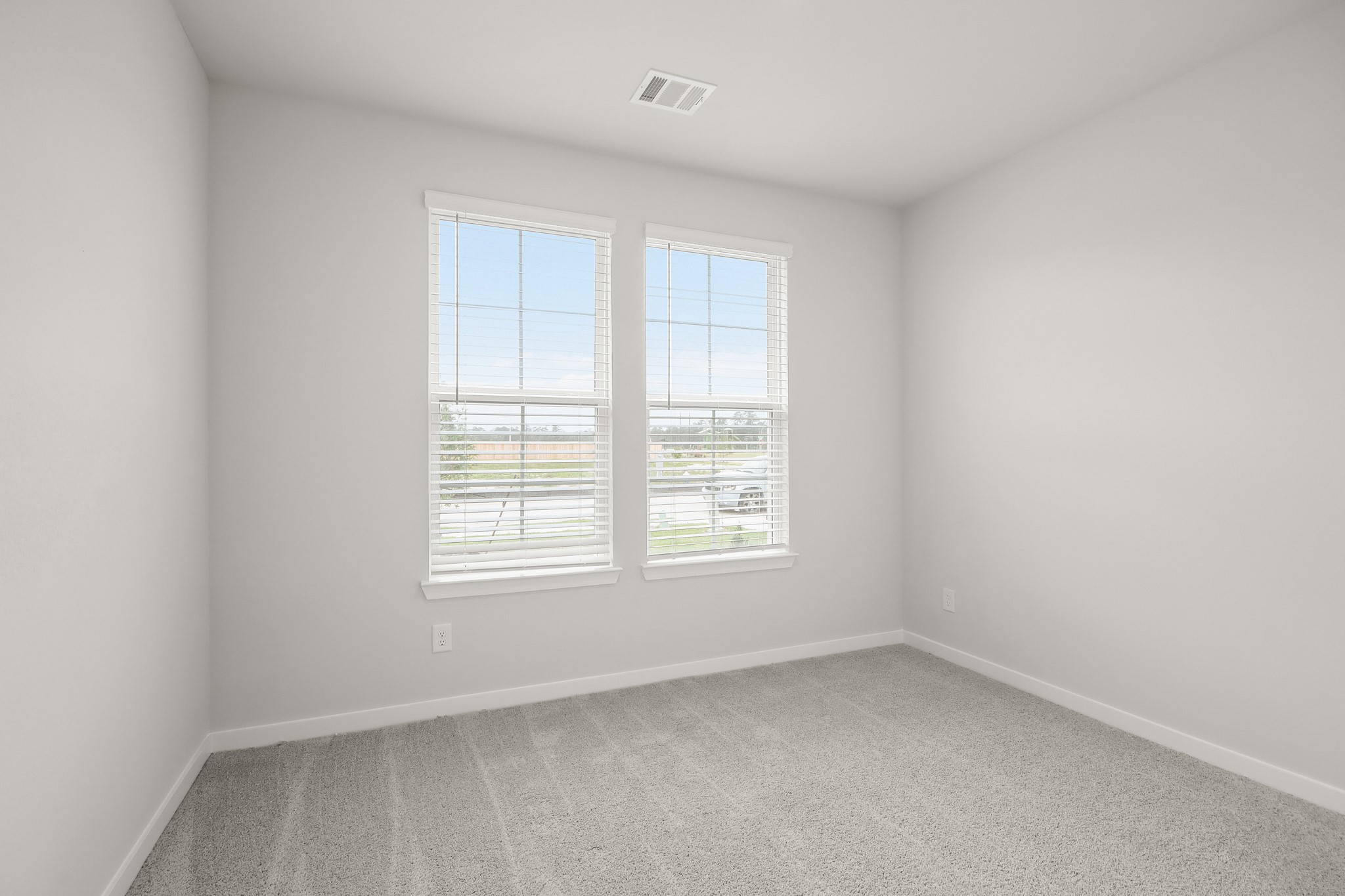 529 Wax Myrtle Way Hockley, TX 77447 - Photo 18 of 26 an empty room with a window