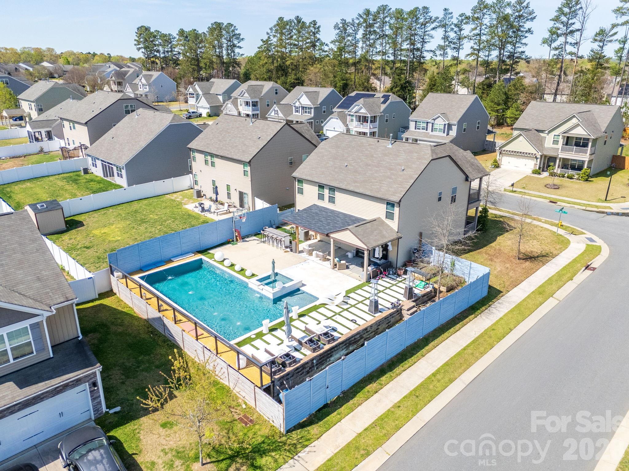 3124 Berry Creek Road Charlotte, NC 28214 - Photo 2 of 29