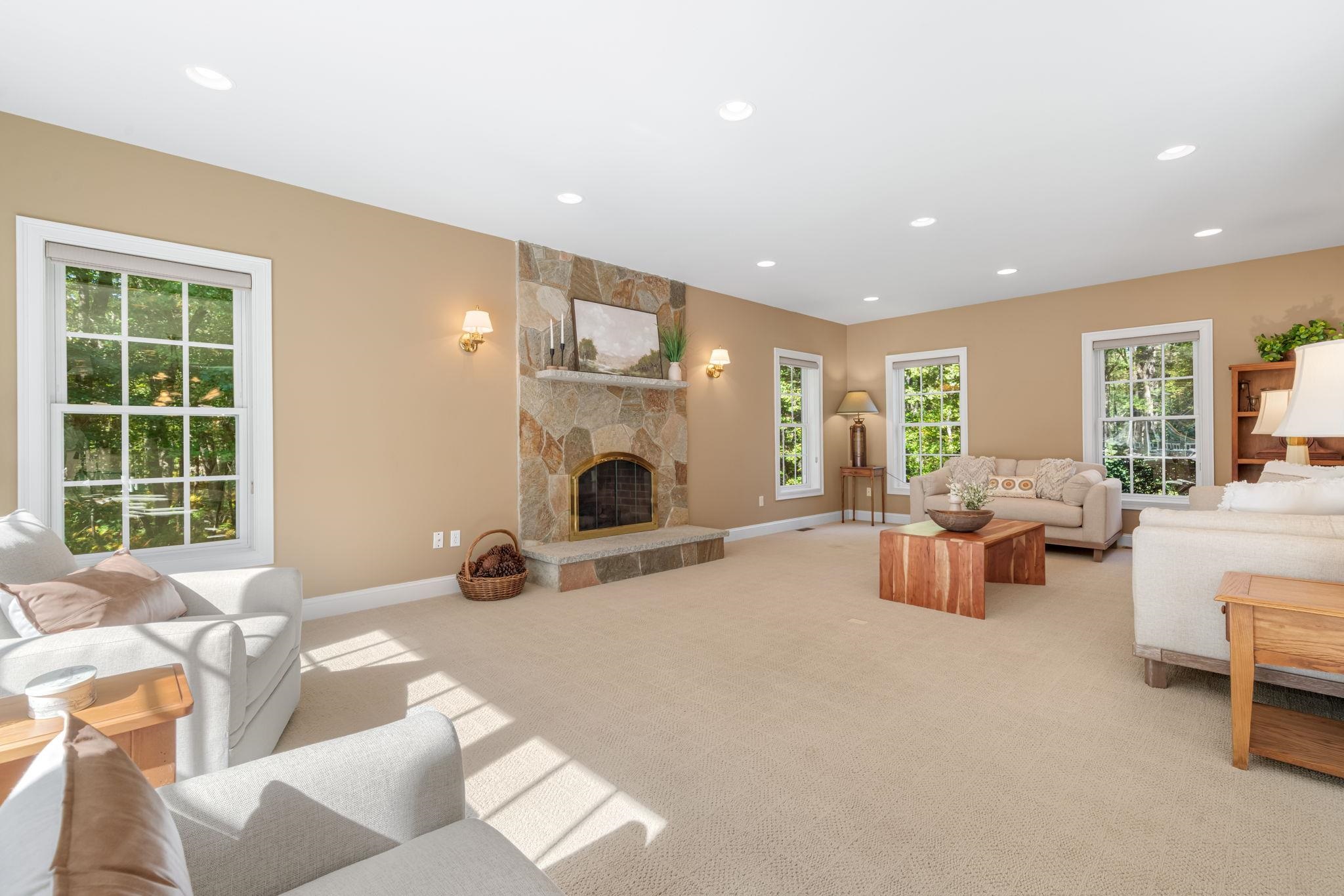 11 Surrey Lane Salem, NH 03079 - Photo 16 of 60