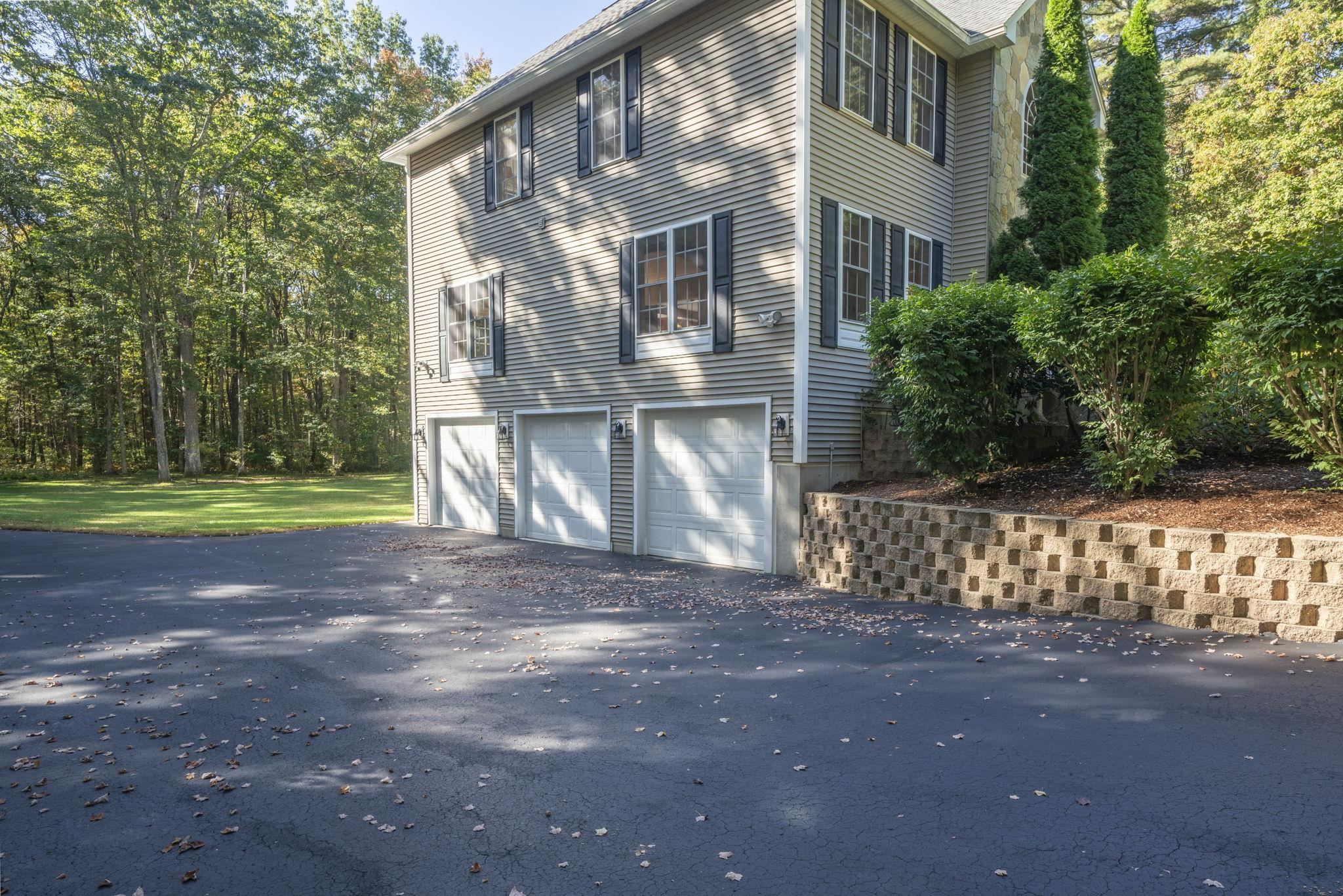 11 Surrey Lane Salem, NH 03079 - Photo 6 of 60