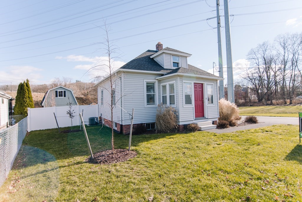 61 Chester Street Chicopee, MA 01013 - Photo 3 of 41