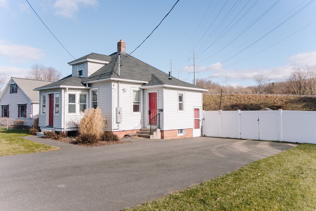 61 Chester Street Chicopee, MA 01013 - Photo 4 of 41