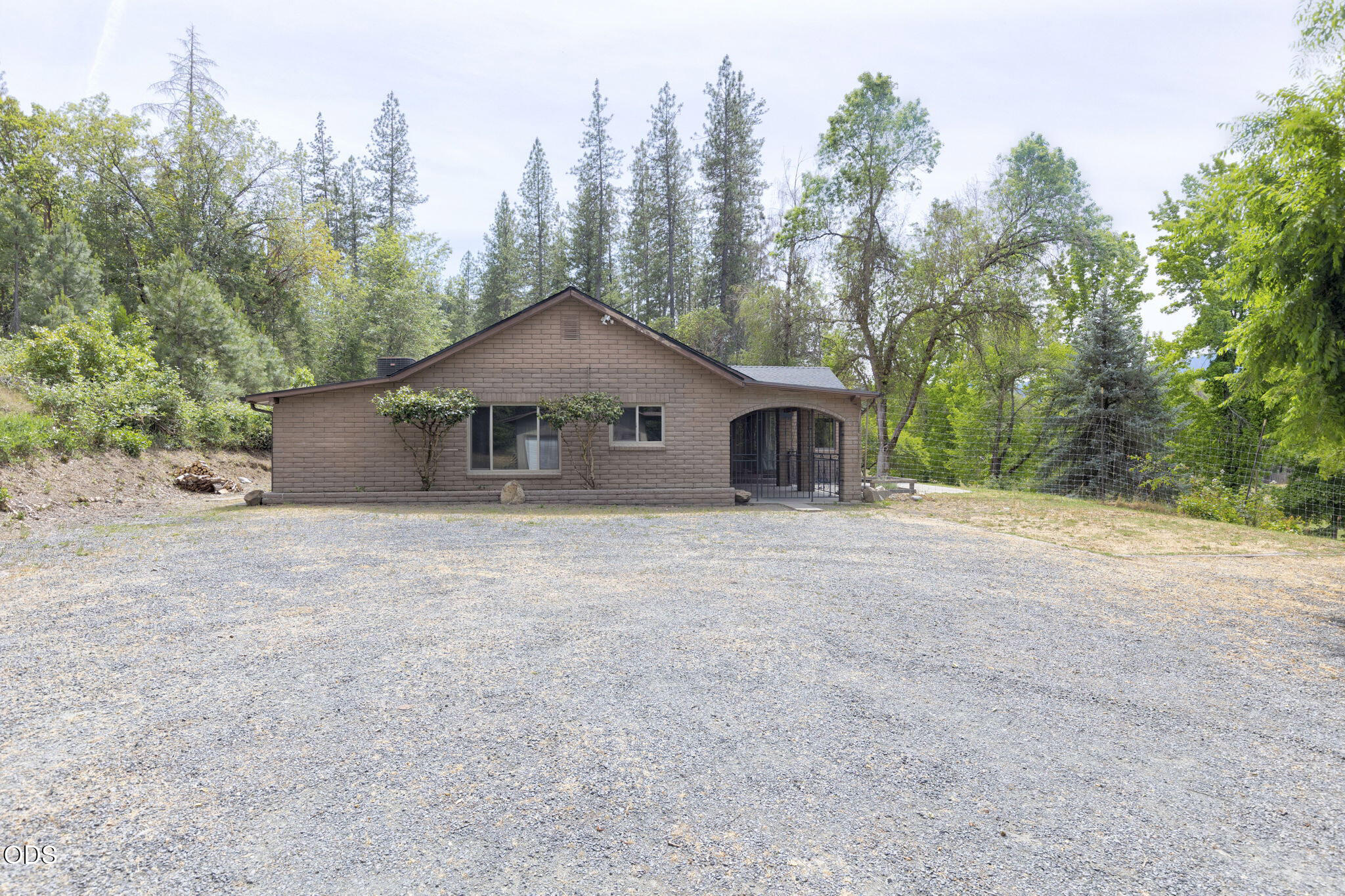 782 Covered Bridge Road Rogue River, OR 97537 - Photo 2 of 44