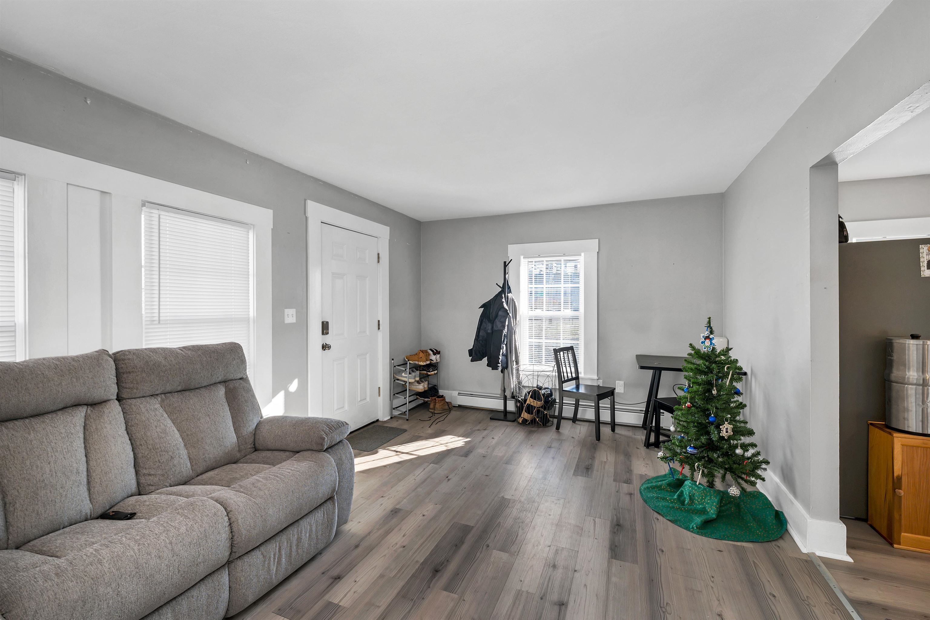 47 Pickering Road Rochester, NH 03839 - Photo 4 of 21