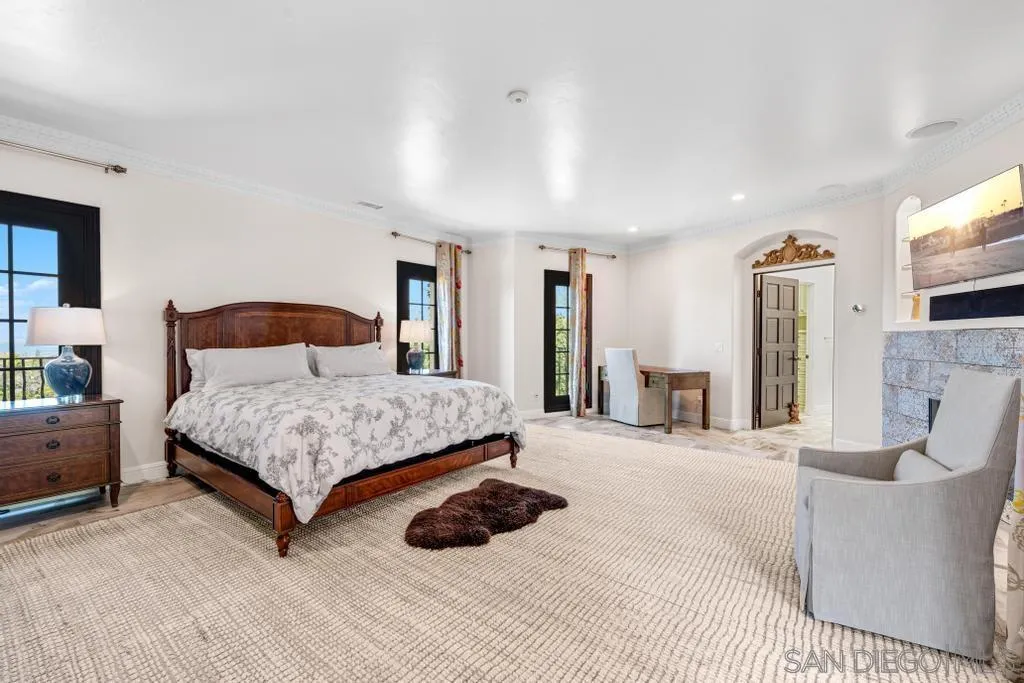 2643 Hidden Valley Road La Jolla, CA 92037 - Photo 36 of 61