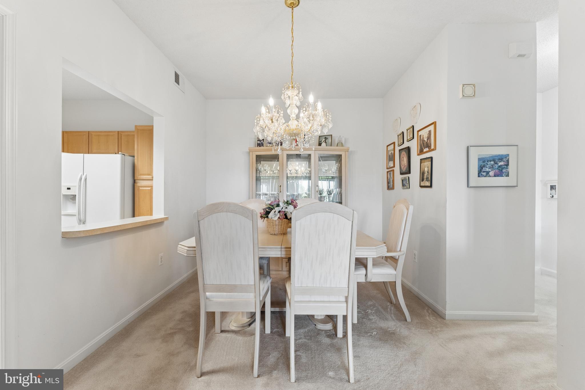 19355 Cypress Ridge Terrace, Unit 314 Leesburg, VA 20176 - Photo 12 of 49 Dining room