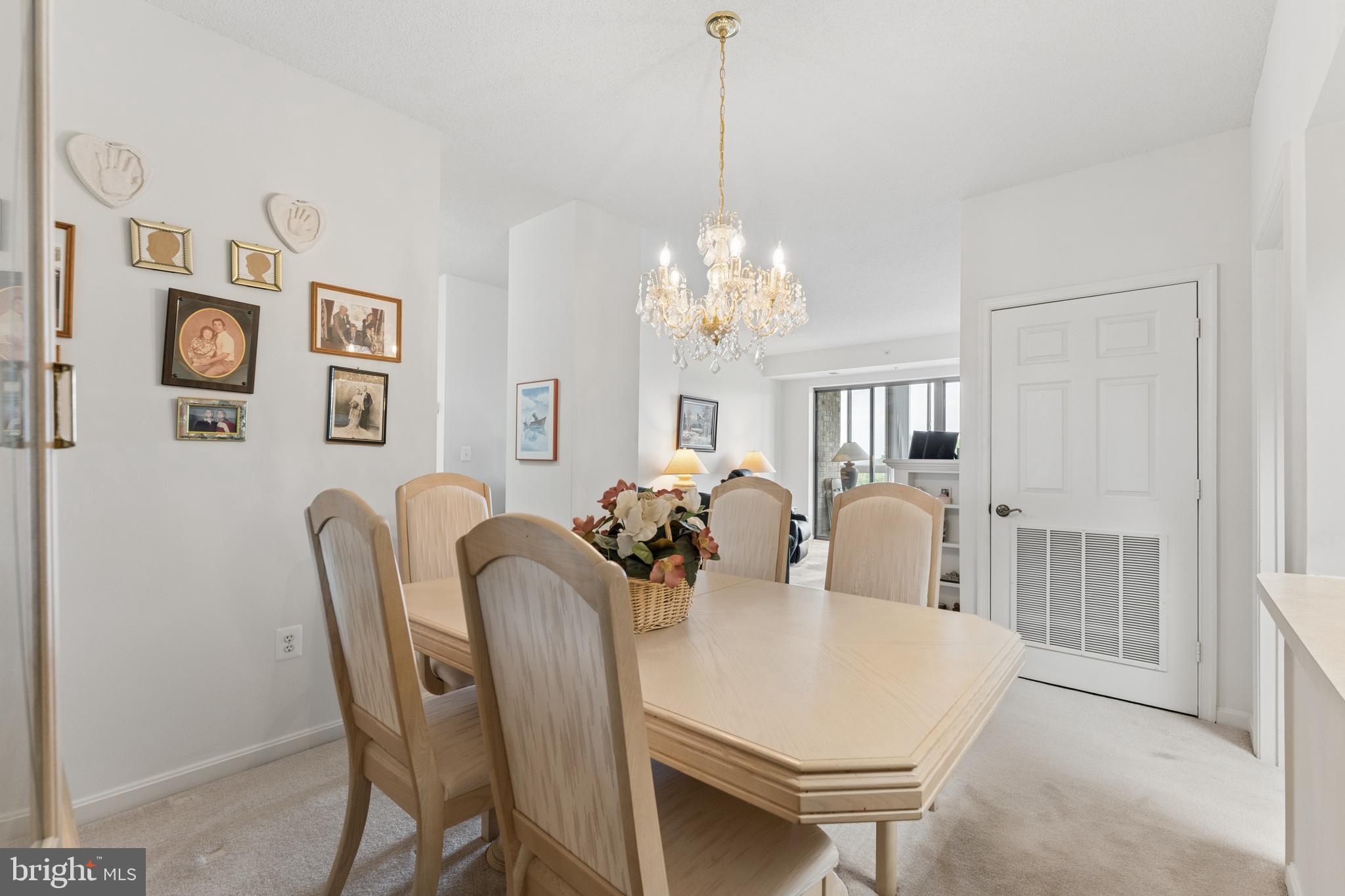 19355 Cypress Ridge Terrace, Unit 314 Leesburg, VA 20176 - Photo 13 of 49 Dining room