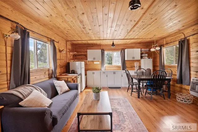 $309,900 | 53 Squaw Creek Road, Bancroft, ID 83217