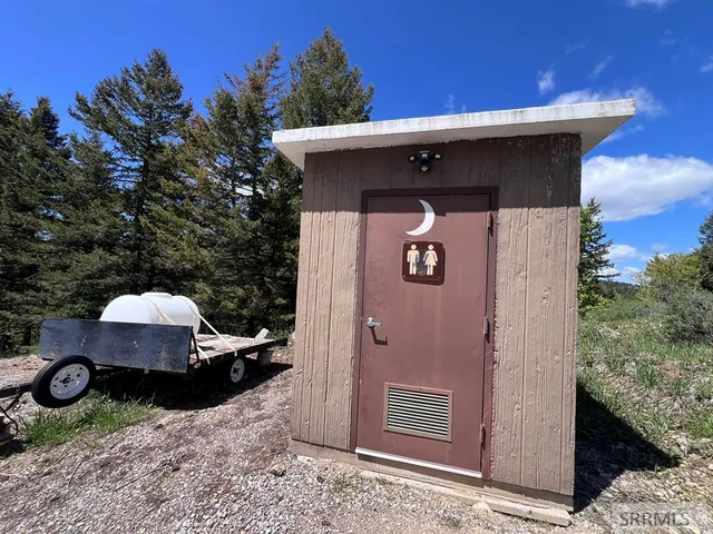 $309,900 | 53 Squaw Creek Road, Bancroft, ID 83217