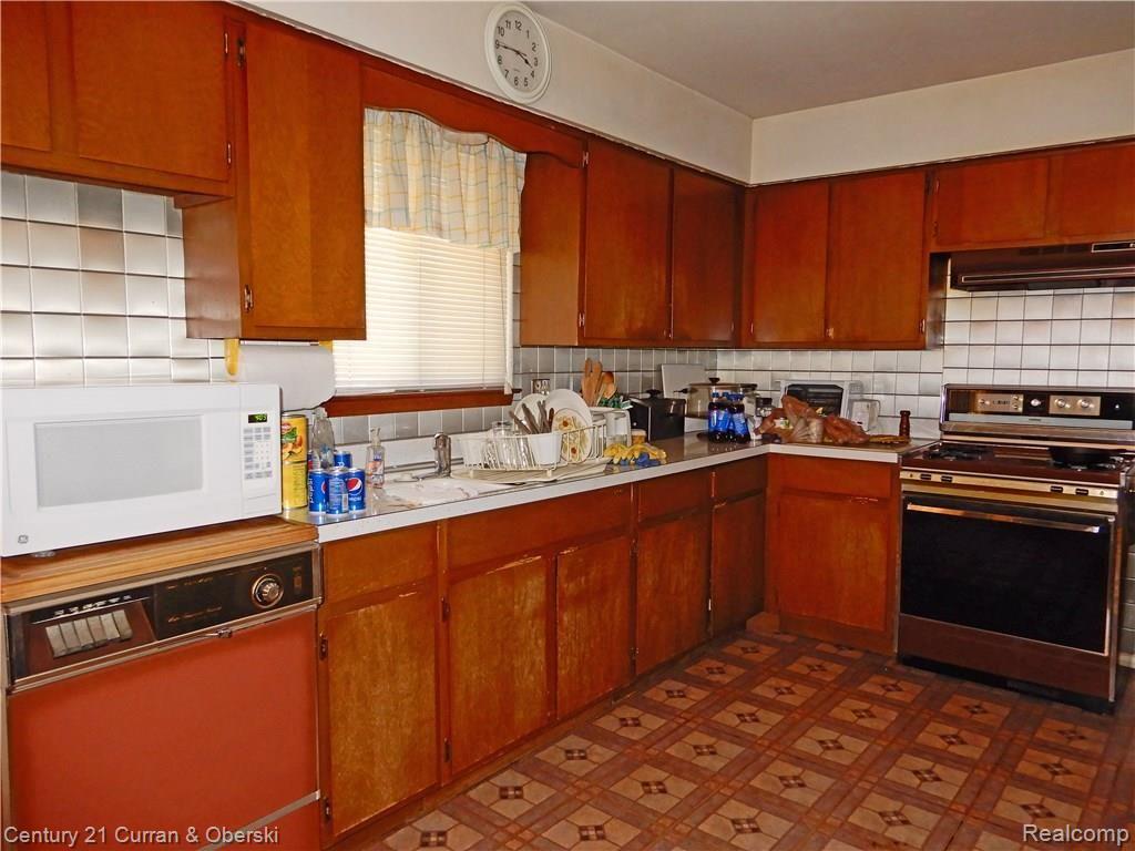 26230 Florence Street Inkster, MI 48141 - Photo 5 of 27 KITCHEN