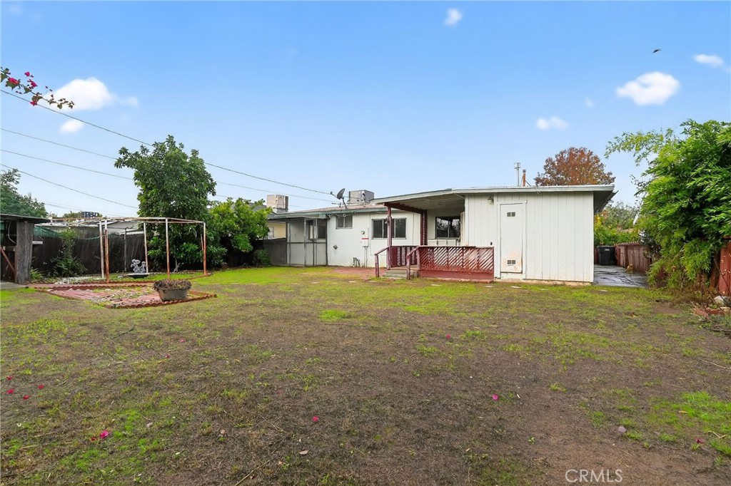 278 Walnut Street Shafter, CA 93263 - Photo 6 of 30