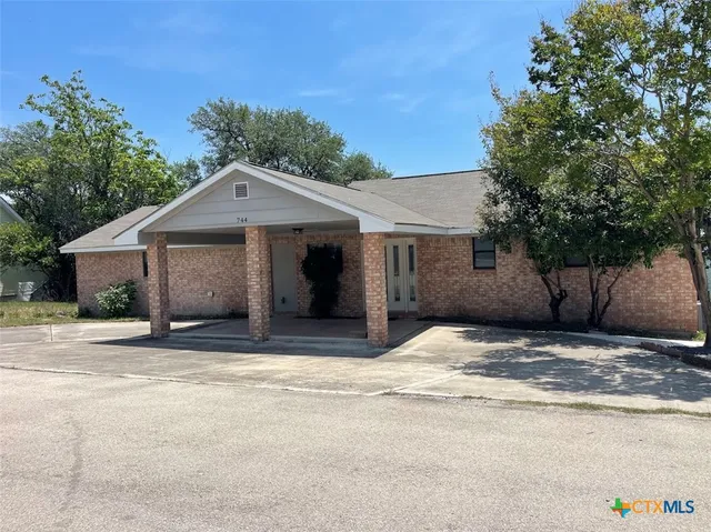 $1,995 | 744 Hill Top Drive, Canyon Lake, TX 78133