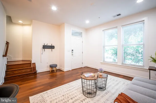 $824,000 | 2215 Richmond Highway, Unit 101, Alexandria, VA 22301